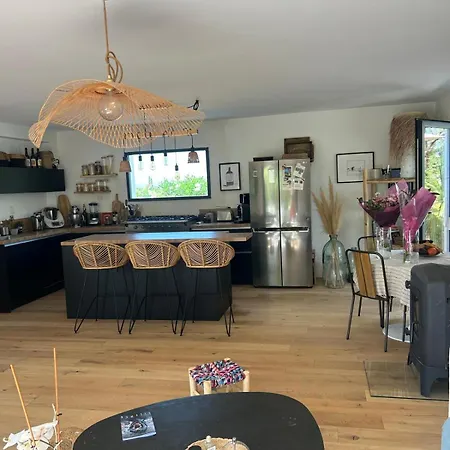 Maison Avec Piscine Proche Mer, Calme Et Paisible Hébergement de vacances